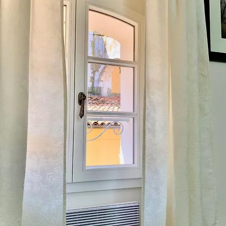 Appartement Charmante Im Historischen Zentrum By Interhome