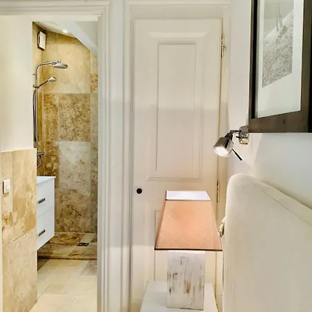 Appartement Charmante Im Historischen Zentrum By Interhome Saint-Tropez