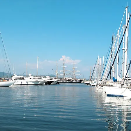 Apartment Charmante Im Historischen Zentrum By Interhome Saint-Tropez