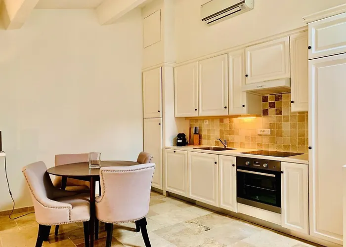 Charmante Im Historischen Zentrum By Interhome Apartment Saint-Tropez